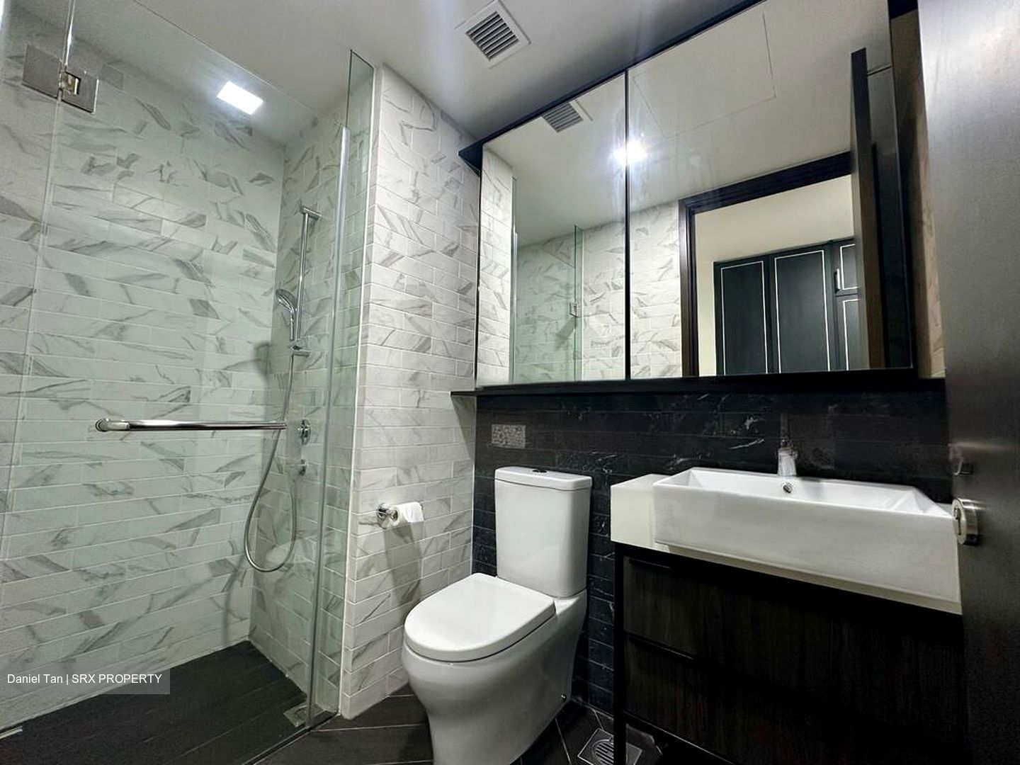 Mayfair Modern (D21), Condominium #464460621